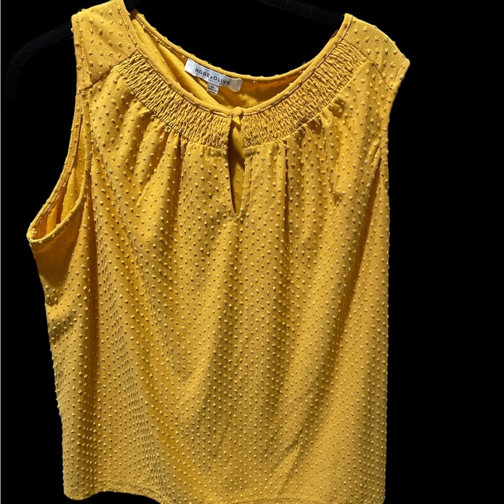 Rose and Olive yellow top XL